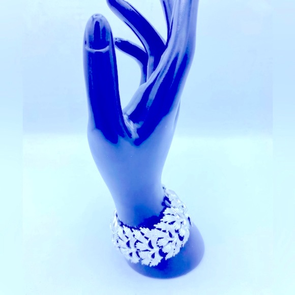 Vintage CORO Pegasus Silver Tone Textured Spiked Leaf Design Link Bracelet - Picture 2 of 9